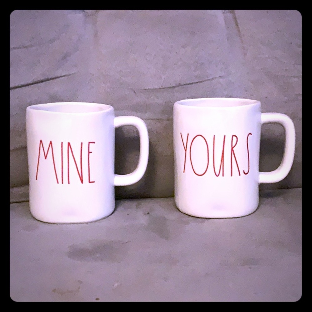 Rae Dunn mug set